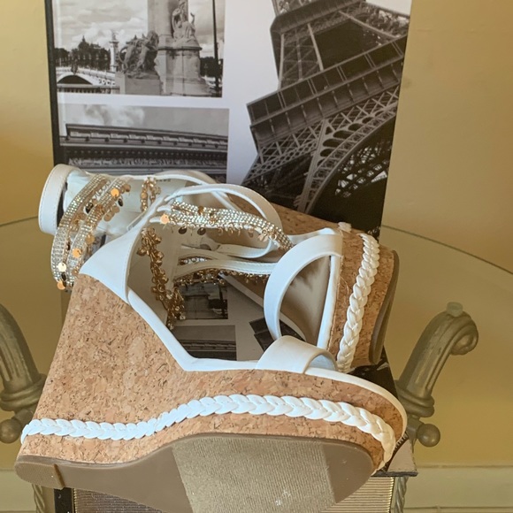 Brand new Summer Sandals with embellished trinkets.  Look good without effort! - Picture 6 of 9